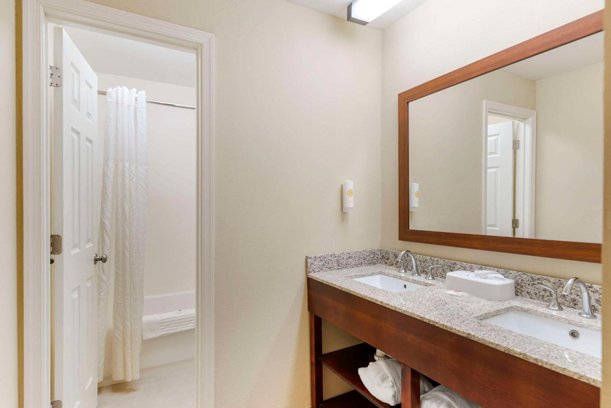 Comfort Inn Petersburg Near Fort Gregg-Adams Ngoại thất bức ảnh