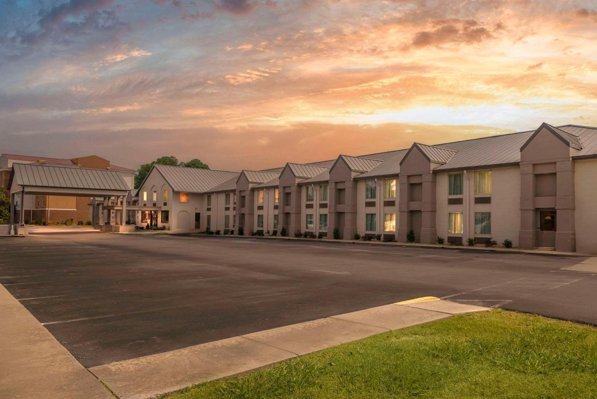 Comfort Inn Petersburg Near Fort Gregg-Adams Ngoại thất bức ảnh