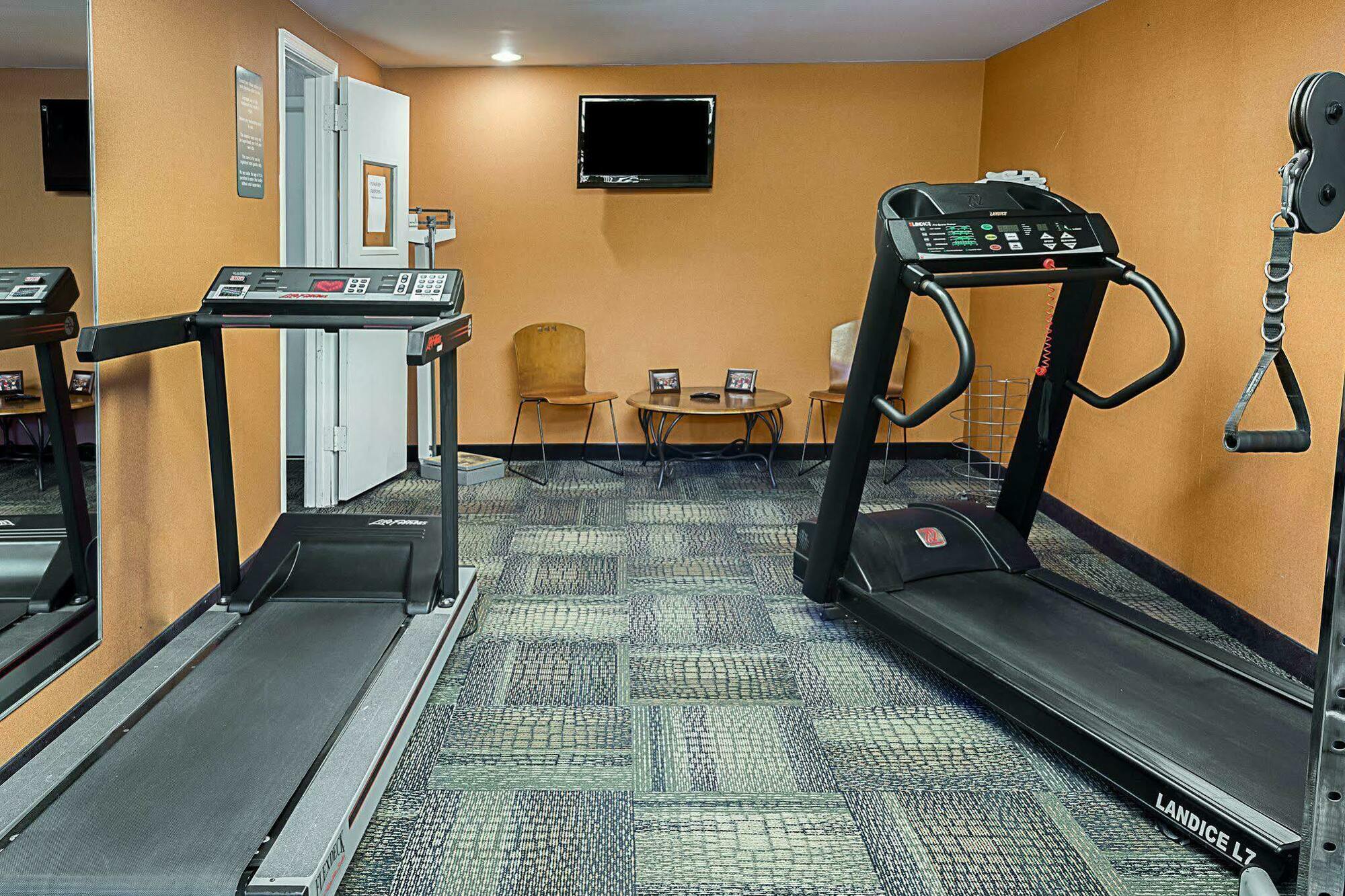 Comfort Inn Petersburg Near Fort Gregg-Adams Ngoại thất bức ảnh